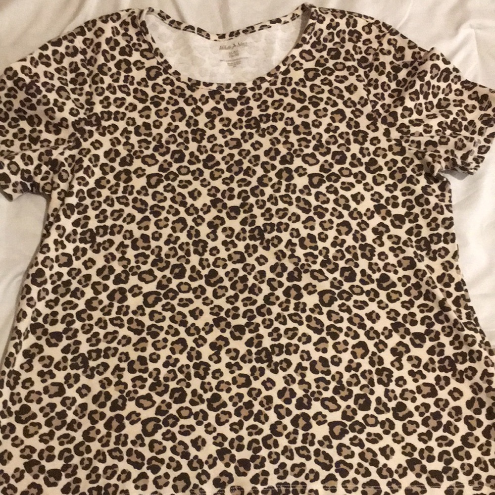 White stag cheetah T-shirt
